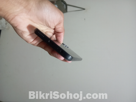 vivo y16 (4+4 ram 64GB room)
